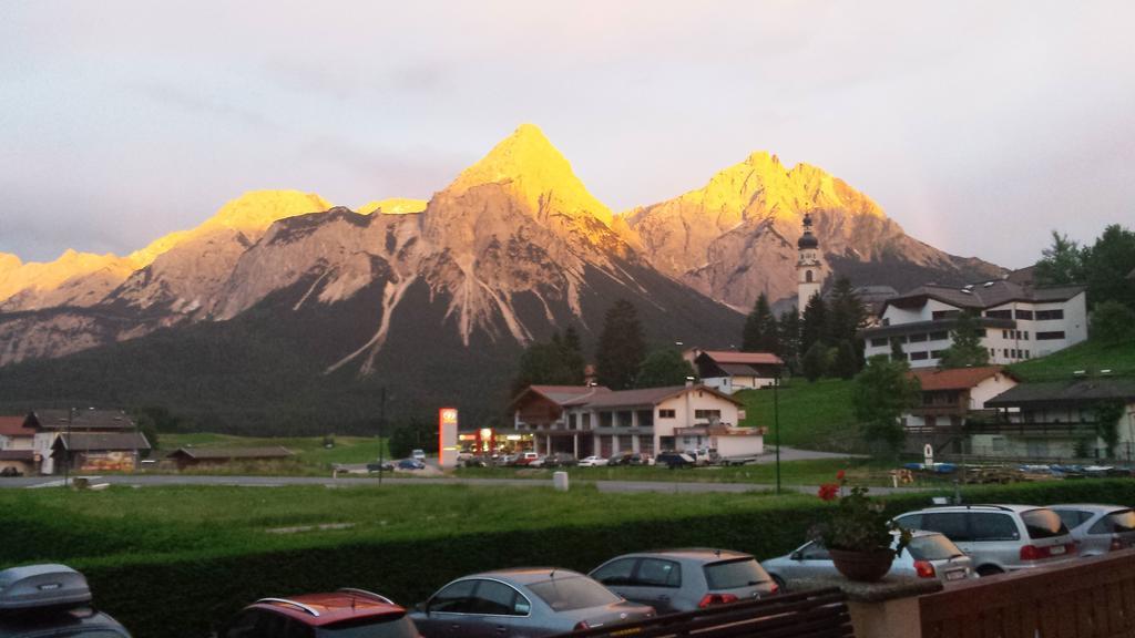 Tirolerhof Hotel Lermoos Ruang foto