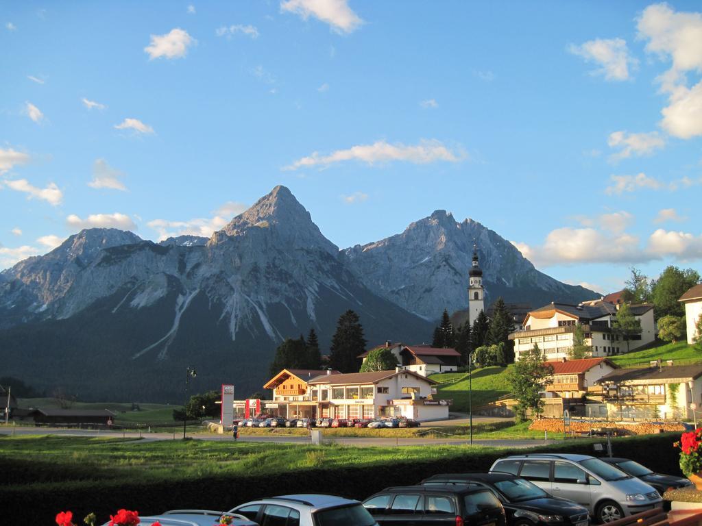 Tirolerhof Hotel Lermoos Bagian luar foto