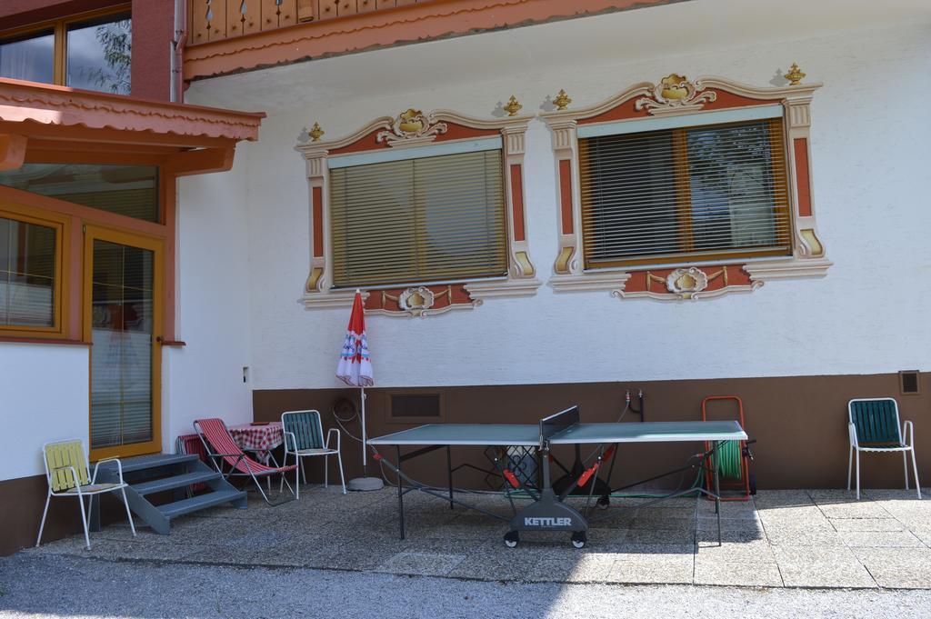 Tirolerhof Hotel Lermoos Bagian luar foto